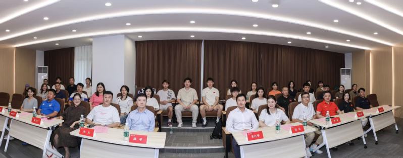 833体育2025级高级会员项目开学...